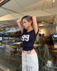 ODM cotton crew neck digital number slim crop top