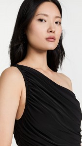 Sloping shoulder asymmetrical off-the-shoulder pleated black vest