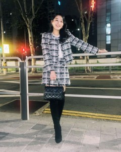 Elegant long sleeved short coat mini plaid skirt suit