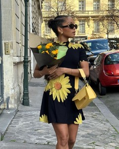 OEM round neck tight yellow flower slim black dress