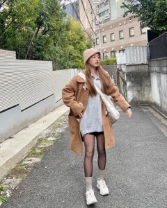 Loose brown simple casual horn button fashion coat