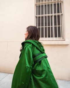 Trench verde lungo con cerniera, cappotto casual semplice