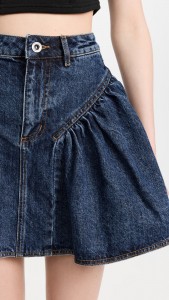 Rocklieferant, Denim-Minirock mit Falten und Rüschen und hoher Taille