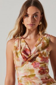 TOP MET COWL-HALS ABSTRACTE PRINT